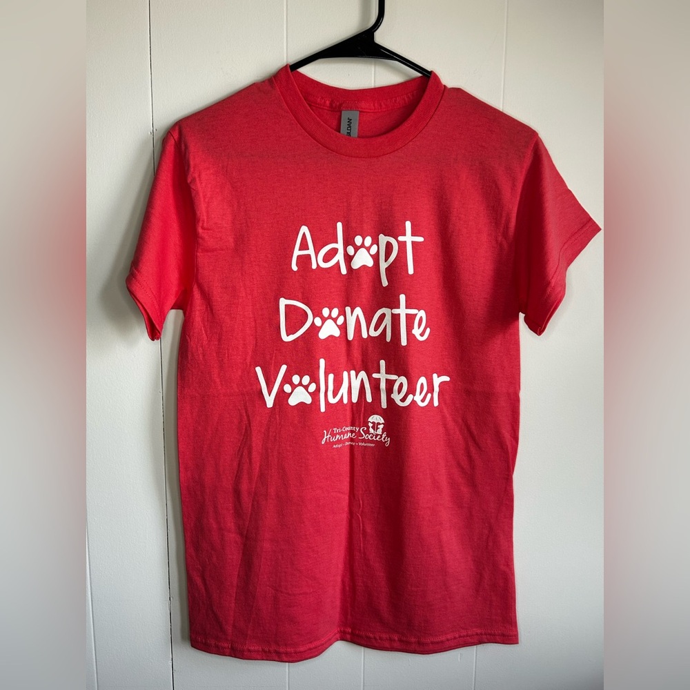 Animal Rescue “Adopt Donate Volunteer” Graphic Tee Coral Pink Size Small NWOT